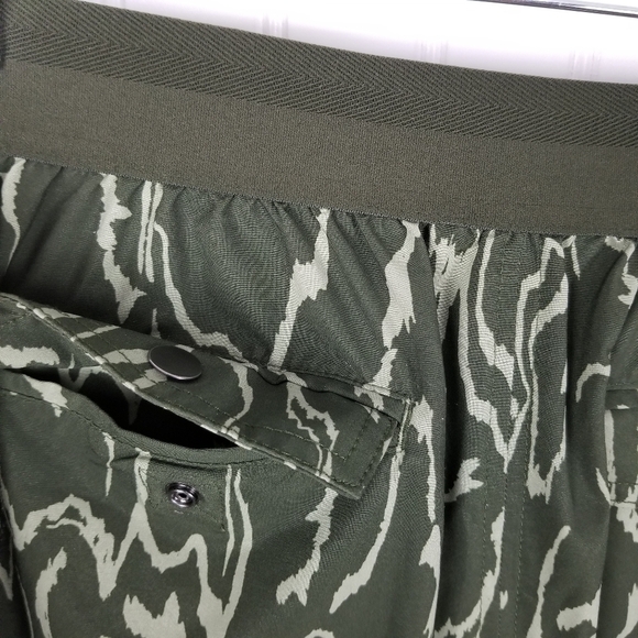 Athleta Womens Vienna Cargo Skort Size 4 Green Built in Shorts Active Print - Picture 4 of 7